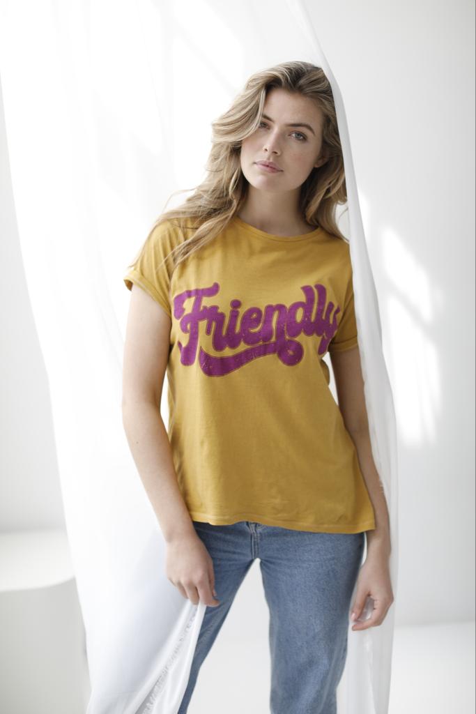 T - SHIRT BETTY HONEY XS - ONE TEE