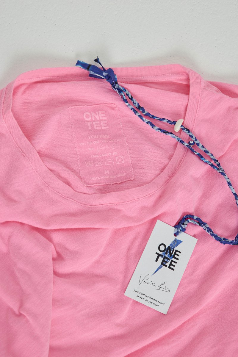 T-shirt Véronika col V - 📖12 Capsule 2 PINK FLUO XS - ONE TEE X VERONIKA LOUBRY