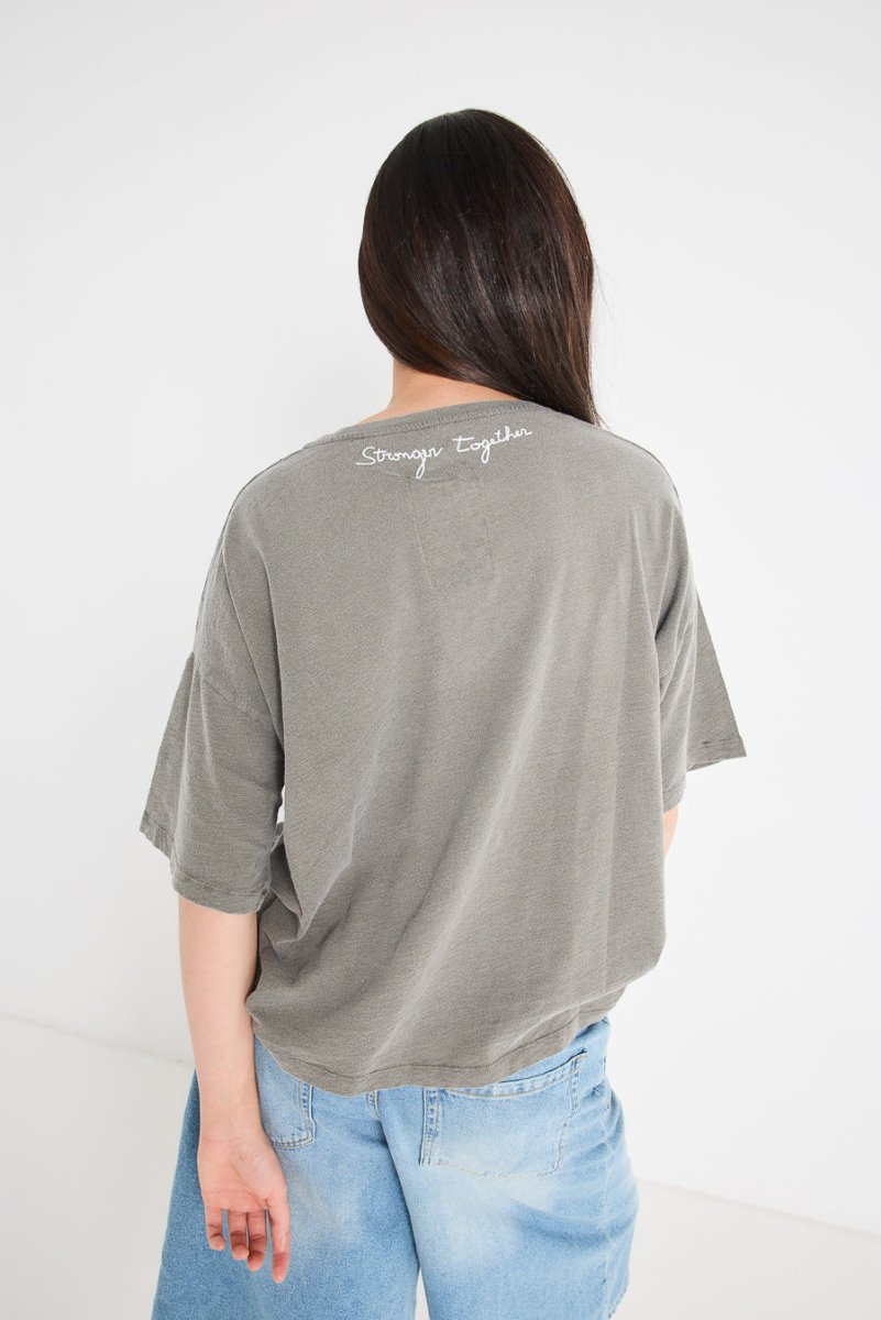 T - SHIRT VÉRONIKA COL V KAKI XS - ONE TEE X VERONIKA LOUBRY