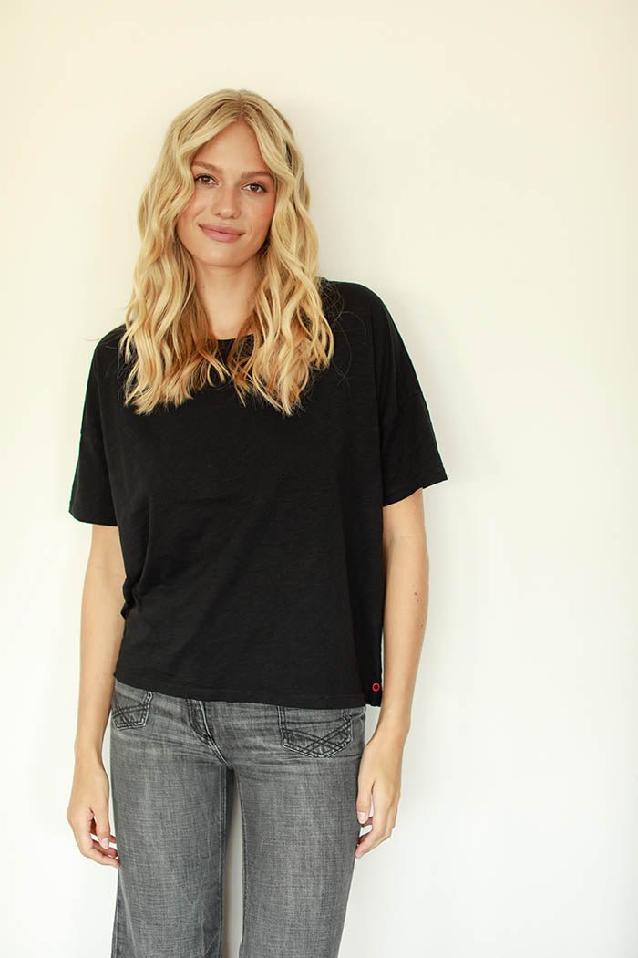 T - SHIRT VÉRONIKA NOIR CHAPITRE 10 XS - ONE TEE X VERONIKA LOUBRY